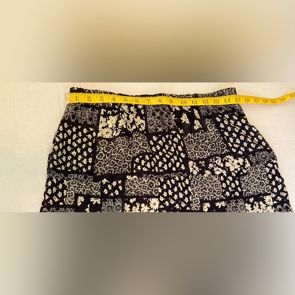 🟣 Floral Patchwork GUC Pattern Skirt in Navy - Picture 5 of 6